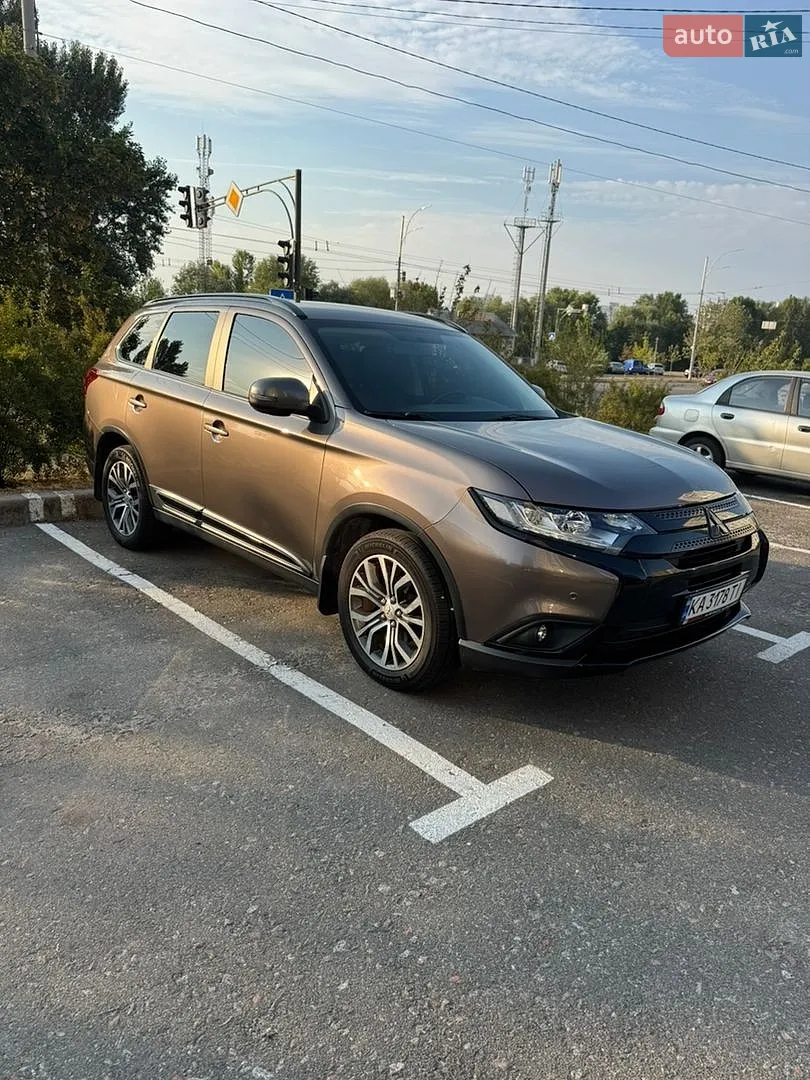 2016 Mitsubishi Outlander - мініатюра 2