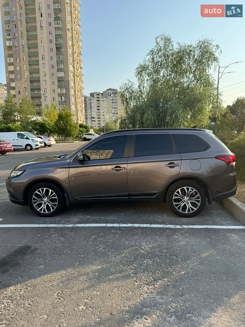2016 Mitsubishi Outlander - мініатюра 8