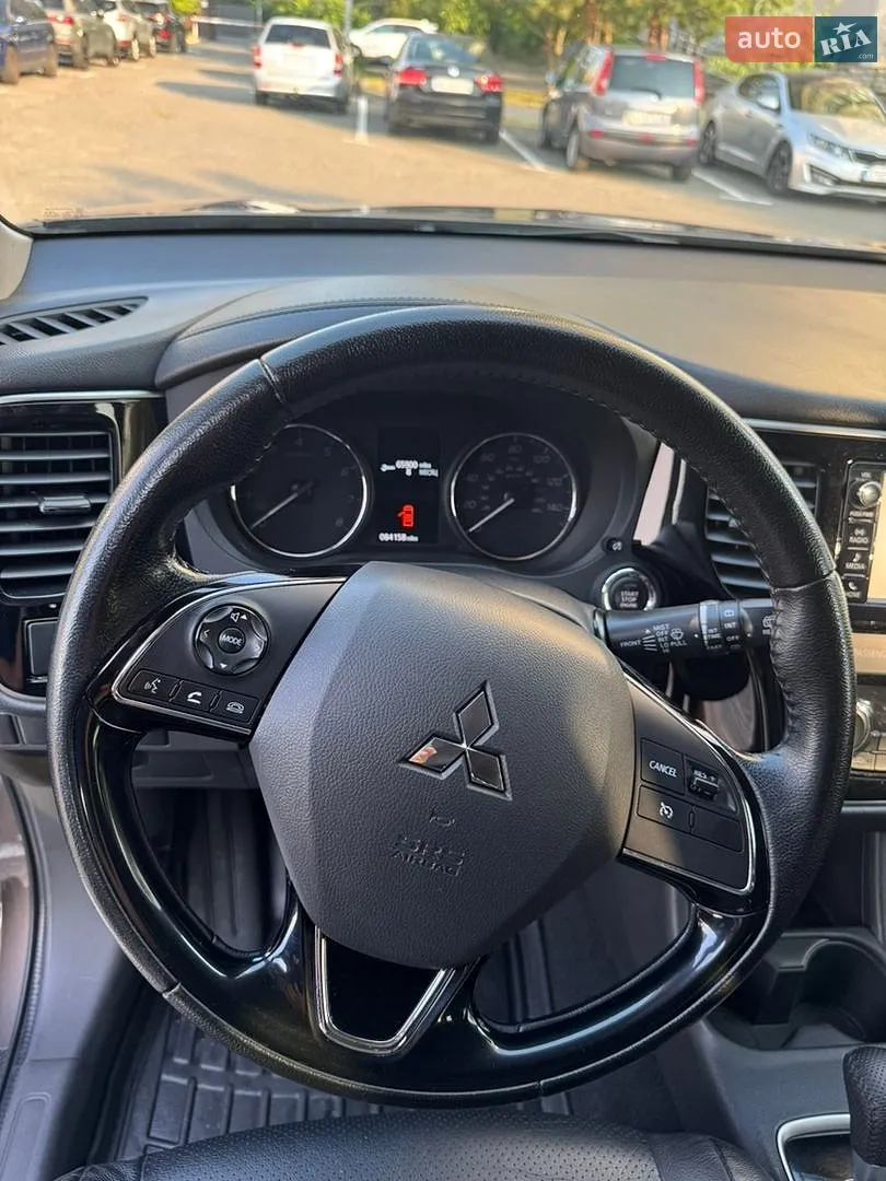2016 Mitsubishi Outlander - мініатюра 12