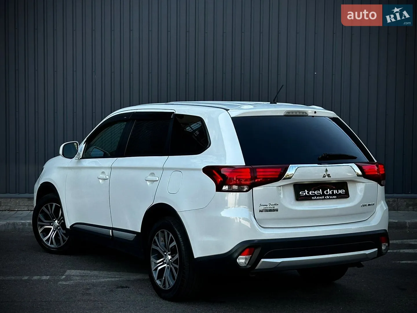 2016 Mitsubishi Outlander - мініатюра 3