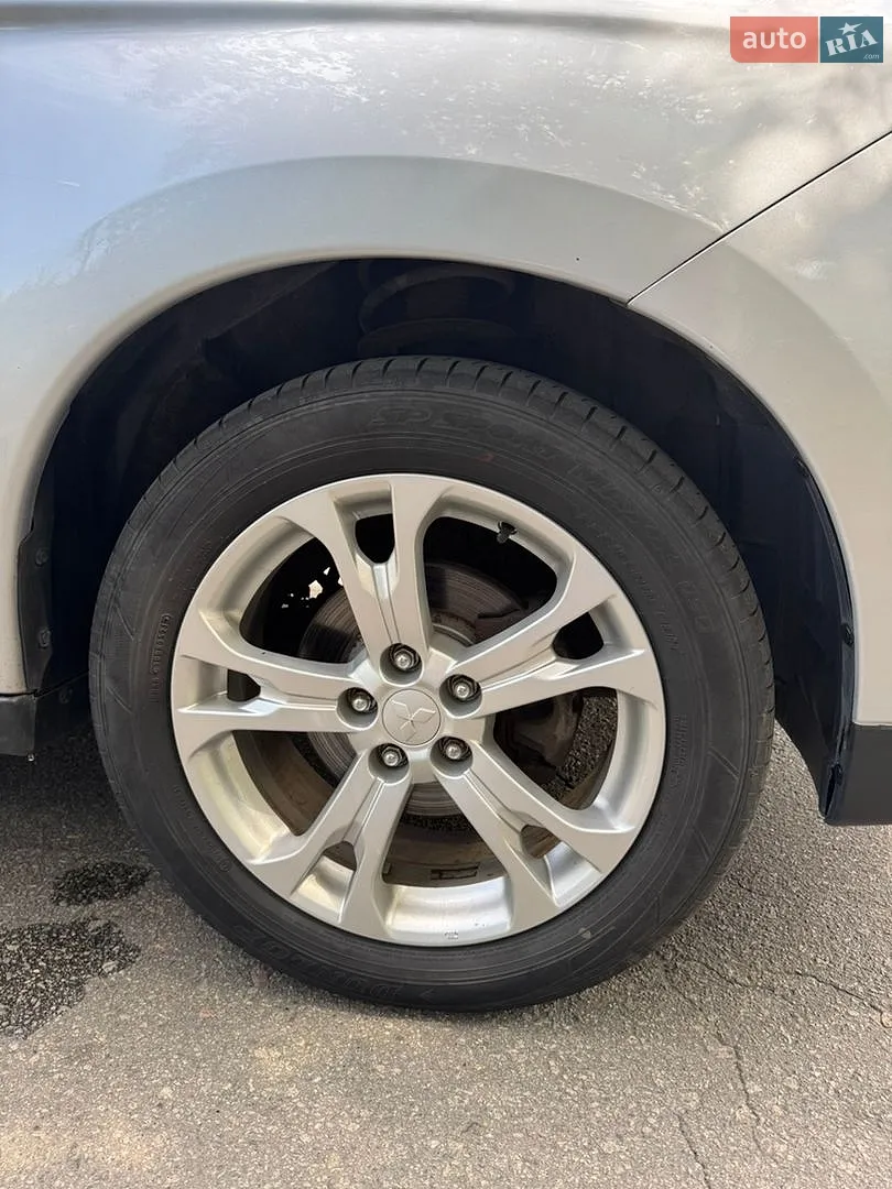 2013 Mitsubishi Outlander - мініатюра 11