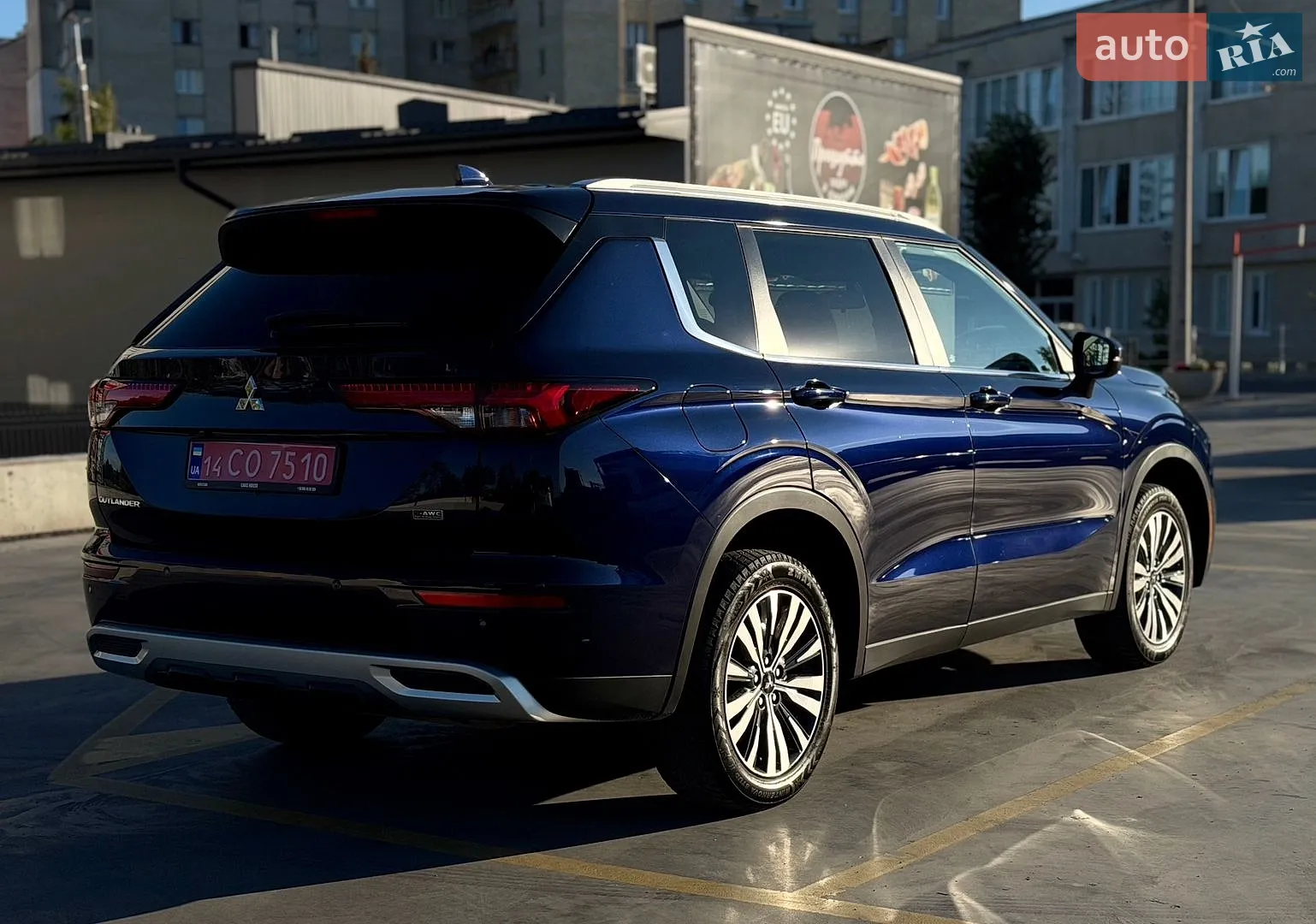 2022 Mitsubishi Outlander - мініатюра 12