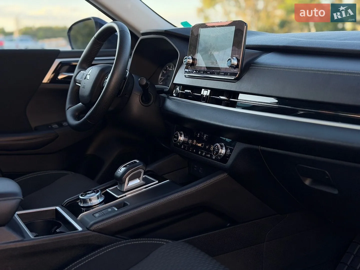 2022 Mitsubishi Outlander - мініатюра 33