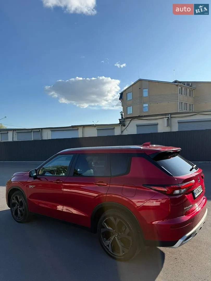 2022 Mitsubishi Outlander - мініатюра 13