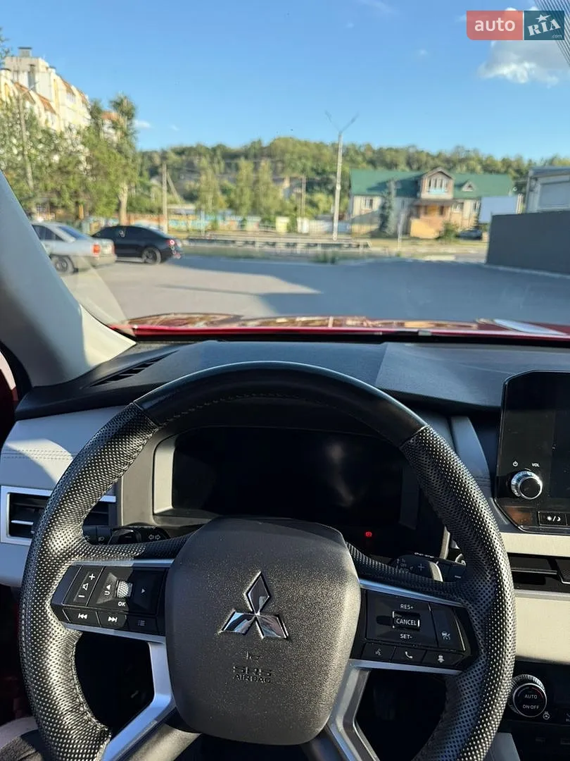 2022 Mitsubishi Outlander - мініатюра 28