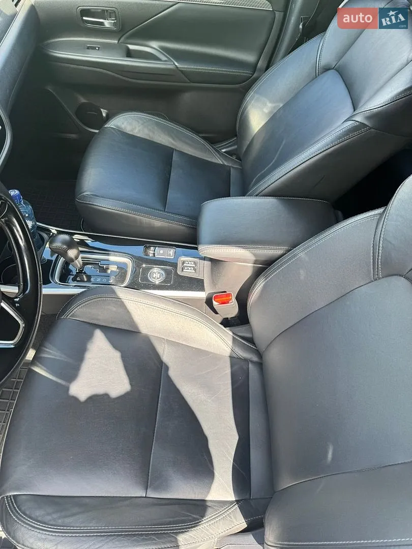 2019 Mitsubishi Outlander - мініатюра 12
