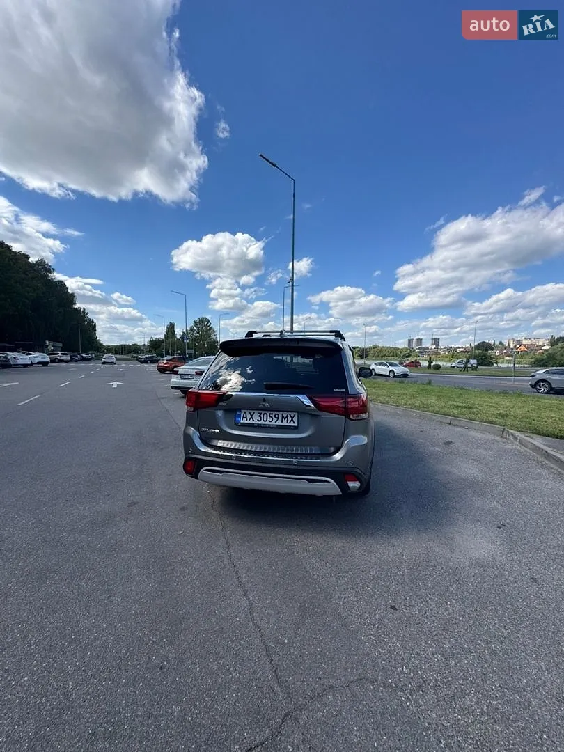 2019 Mitsubishi Outlander - мініатюра 3