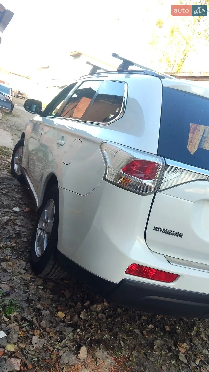 2012 Mitsubishi Outlander - мініатюра 12