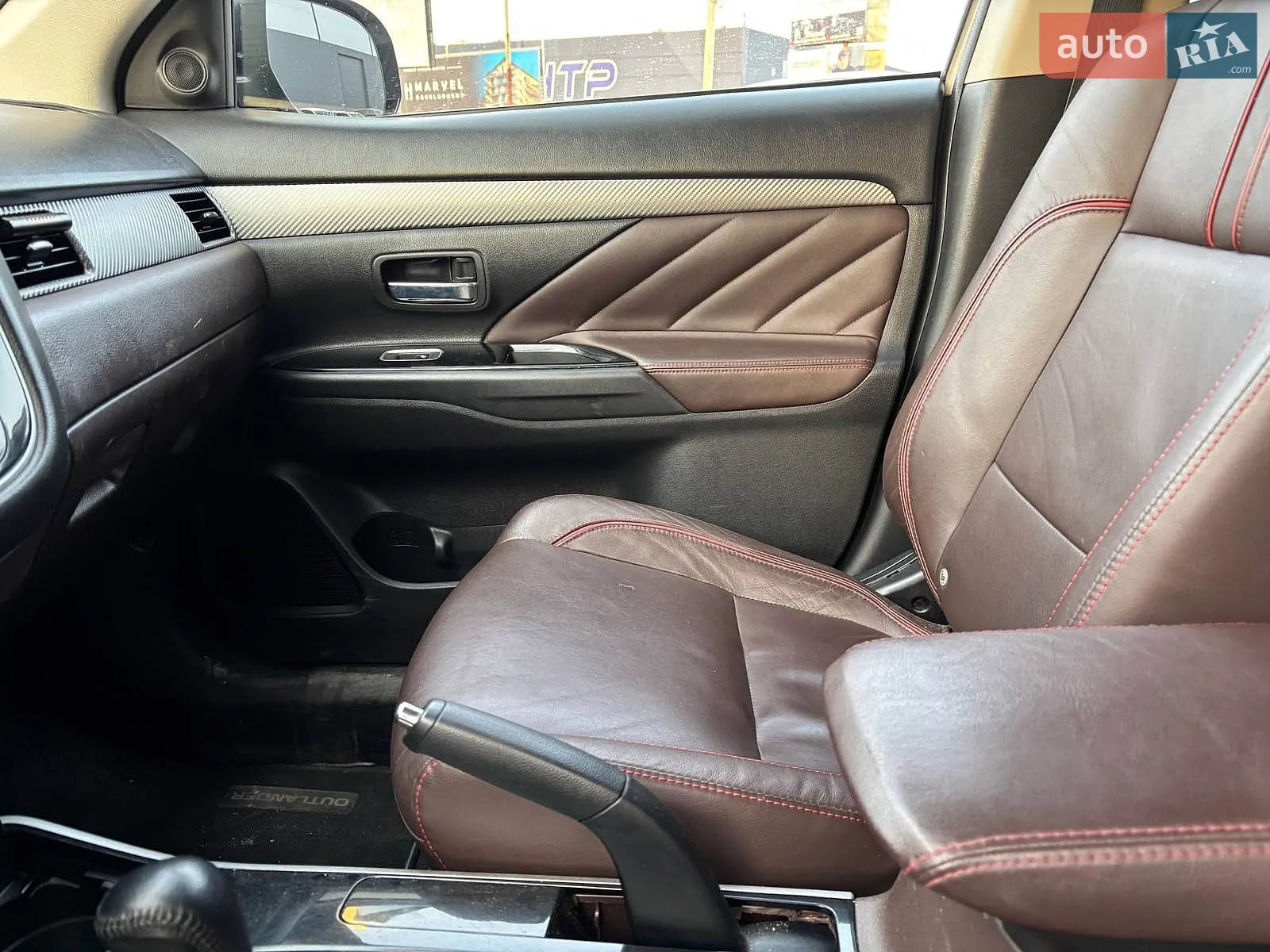 2016 Mitsubishi Outlander - мініатюра 32
