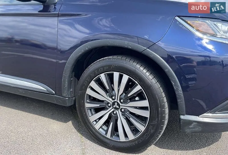 2019 Mitsubishi Outlander - мініатюра 16