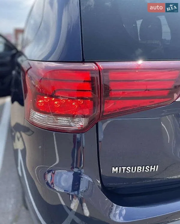 2019 Mitsubishi Outlander - мініатюра 11