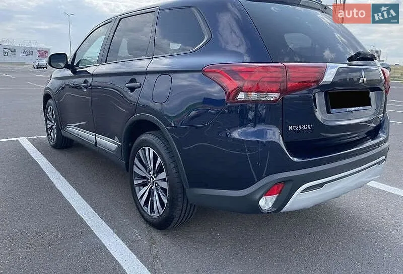 2019 Mitsubishi Outlander - мініатюра 9