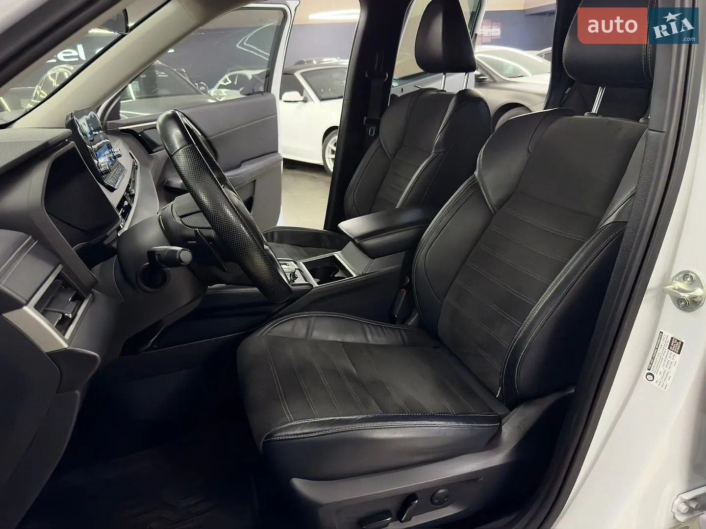 2022 Mitsubishi Outlander - мініатюра 12