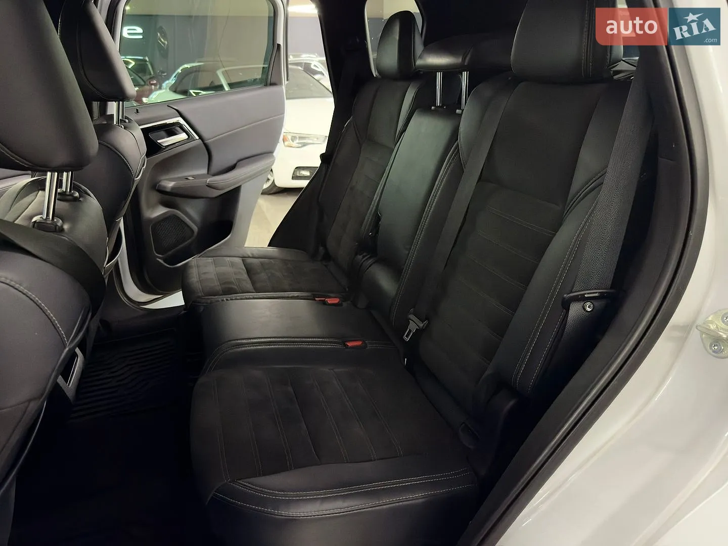 2022 Mitsubishi Outlander - мініатюра 13