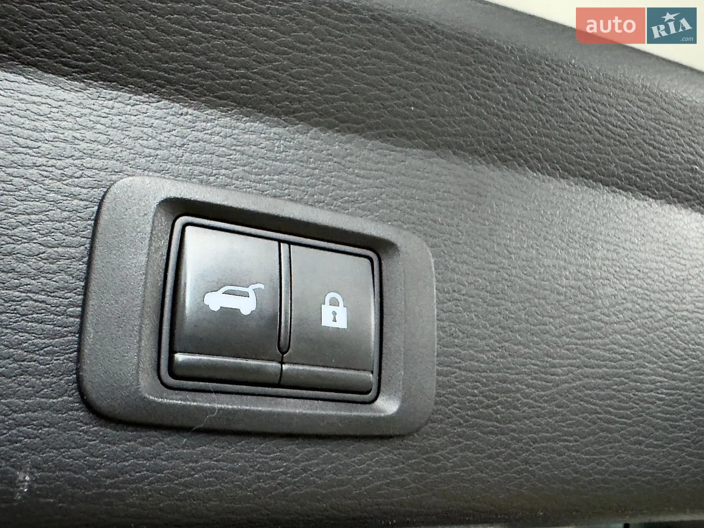 2022 Mitsubishi Outlander - мініатюра 15