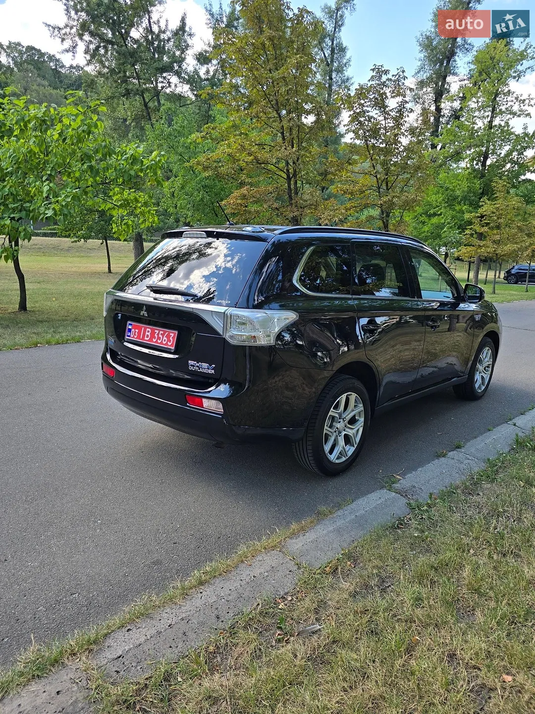 2014 Mitsubishi Outlander - мініатюра 16