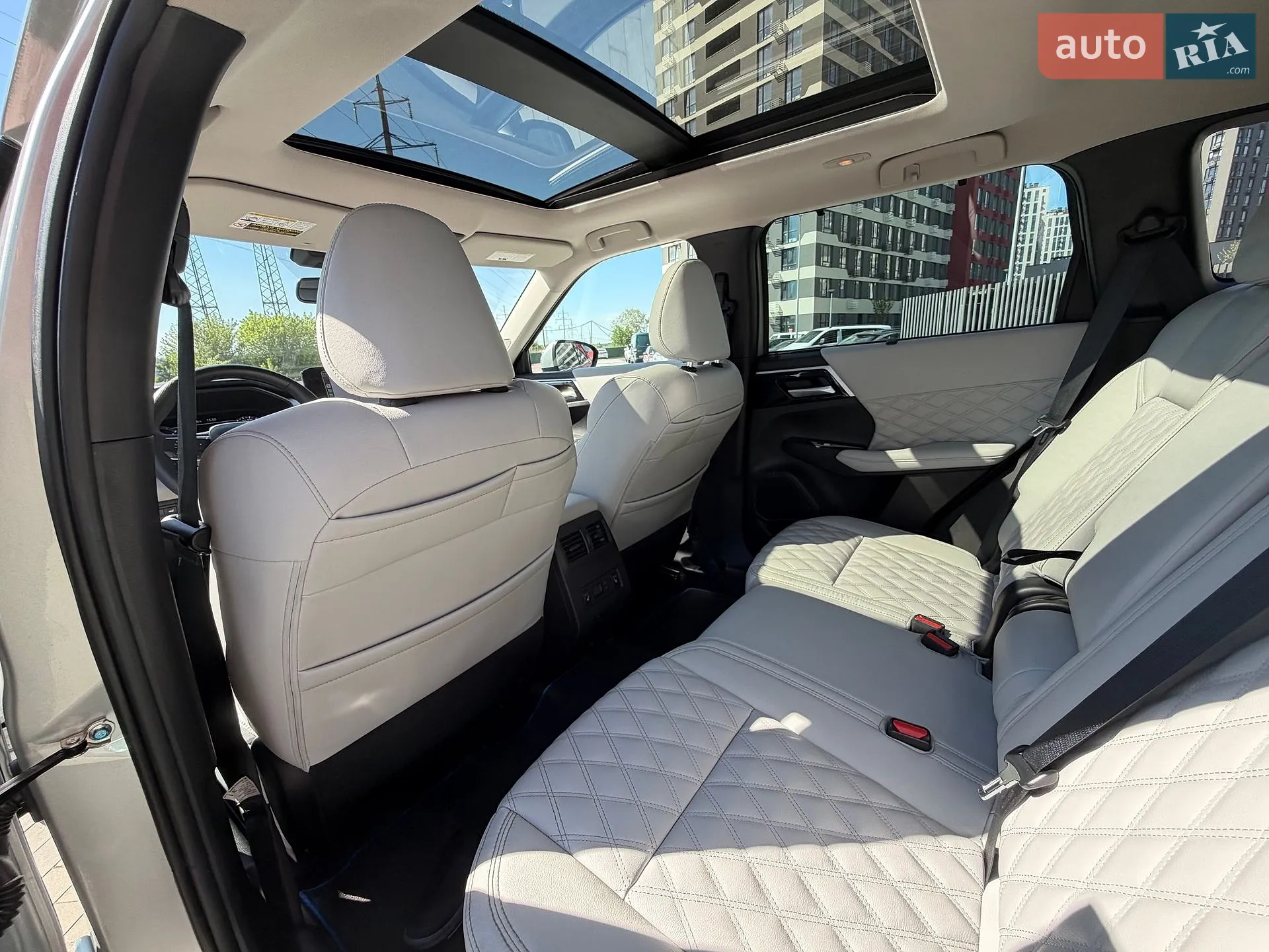 2022 Mitsubishi Outlander - мініатюра 13