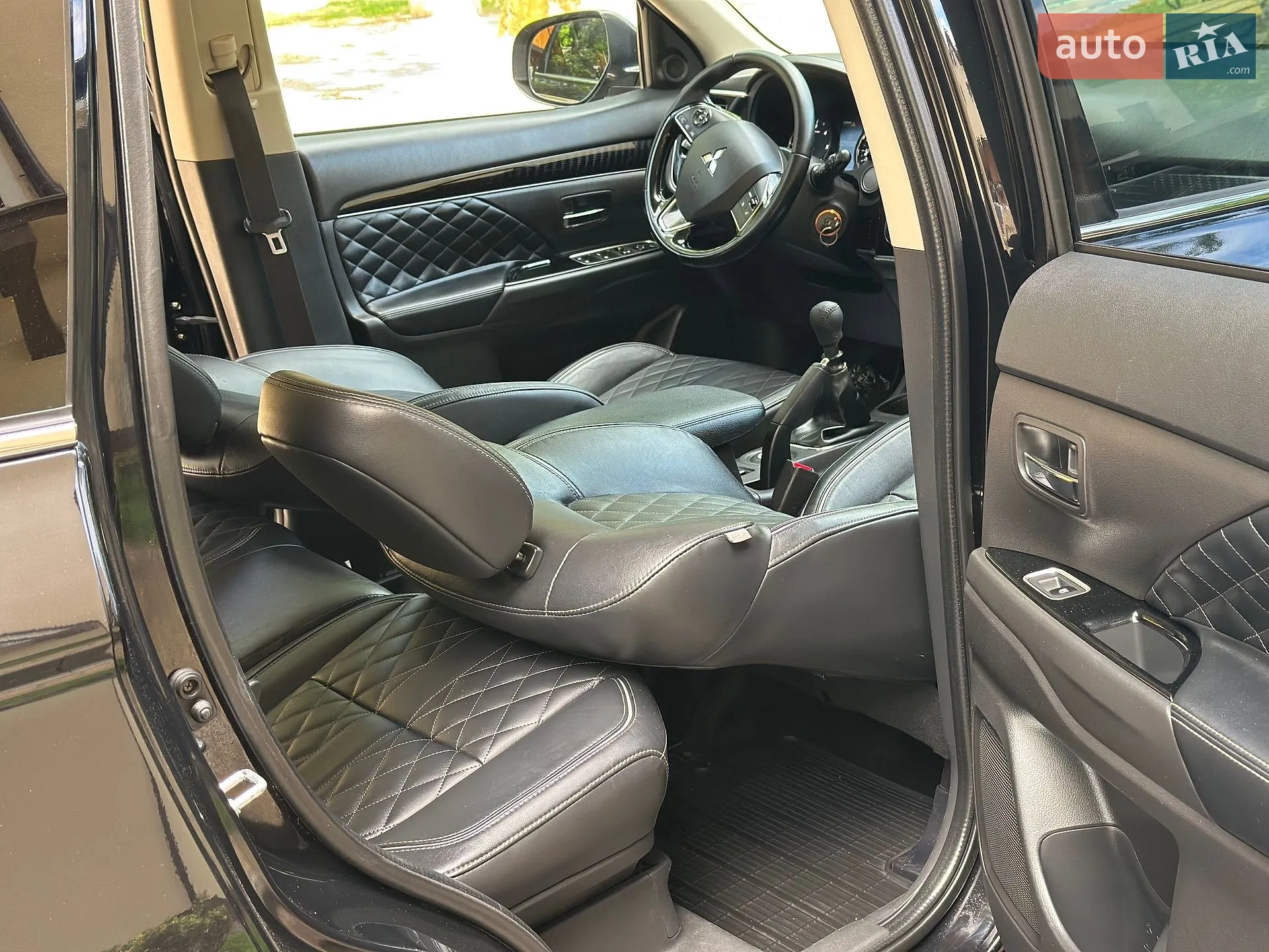 2016 Mitsubishi Outlander - мініатюра 56