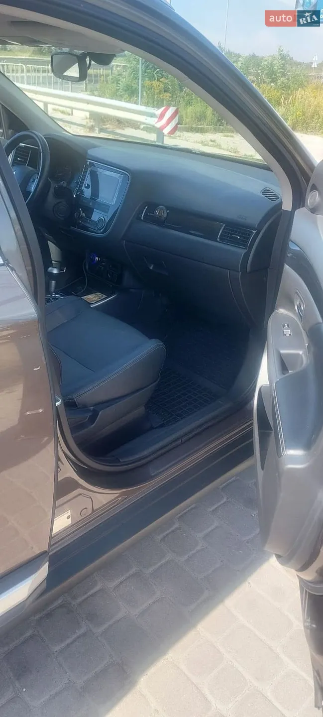 2018 Mitsubishi Outlander - мініатюра 12