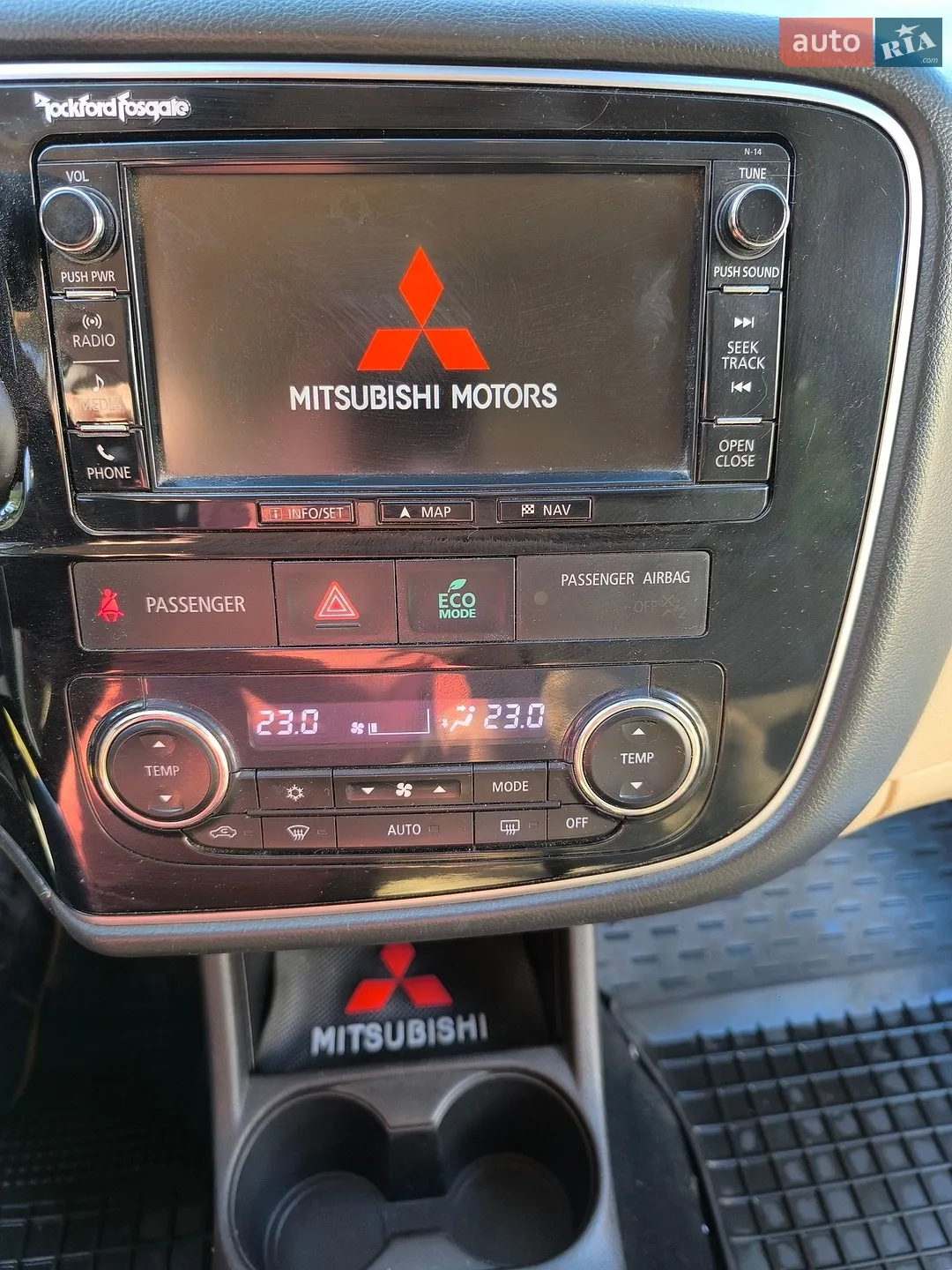 2015 Mitsubishi Outlander - мініатюра 10