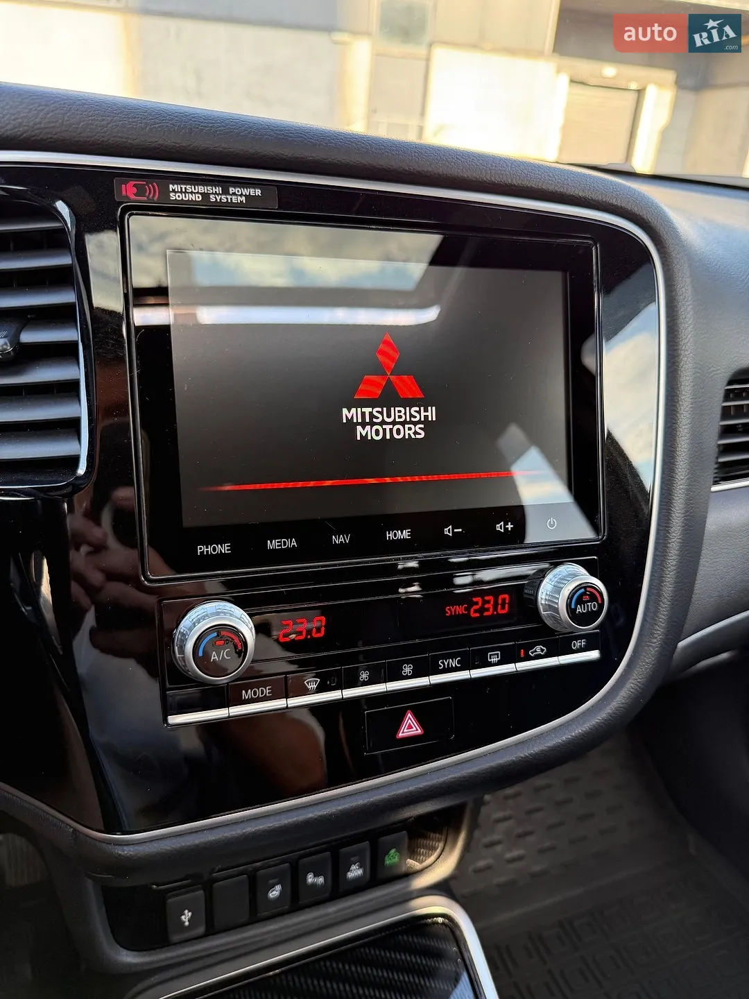 2020 Mitsubishi Outlander - мініатюра 62