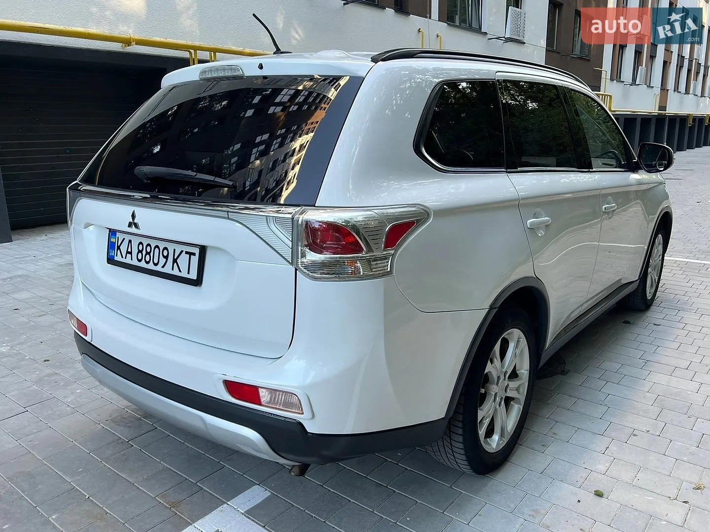 2014 Mitsubishi Outlander - мініатюра 10