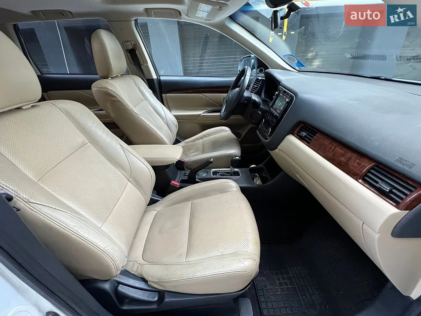 2014 Mitsubishi Outlander - мініатюра 14