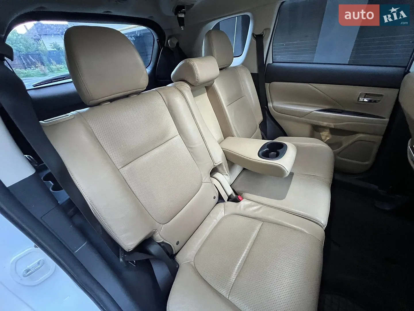 2014 Mitsubishi Outlander - мініатюра 16