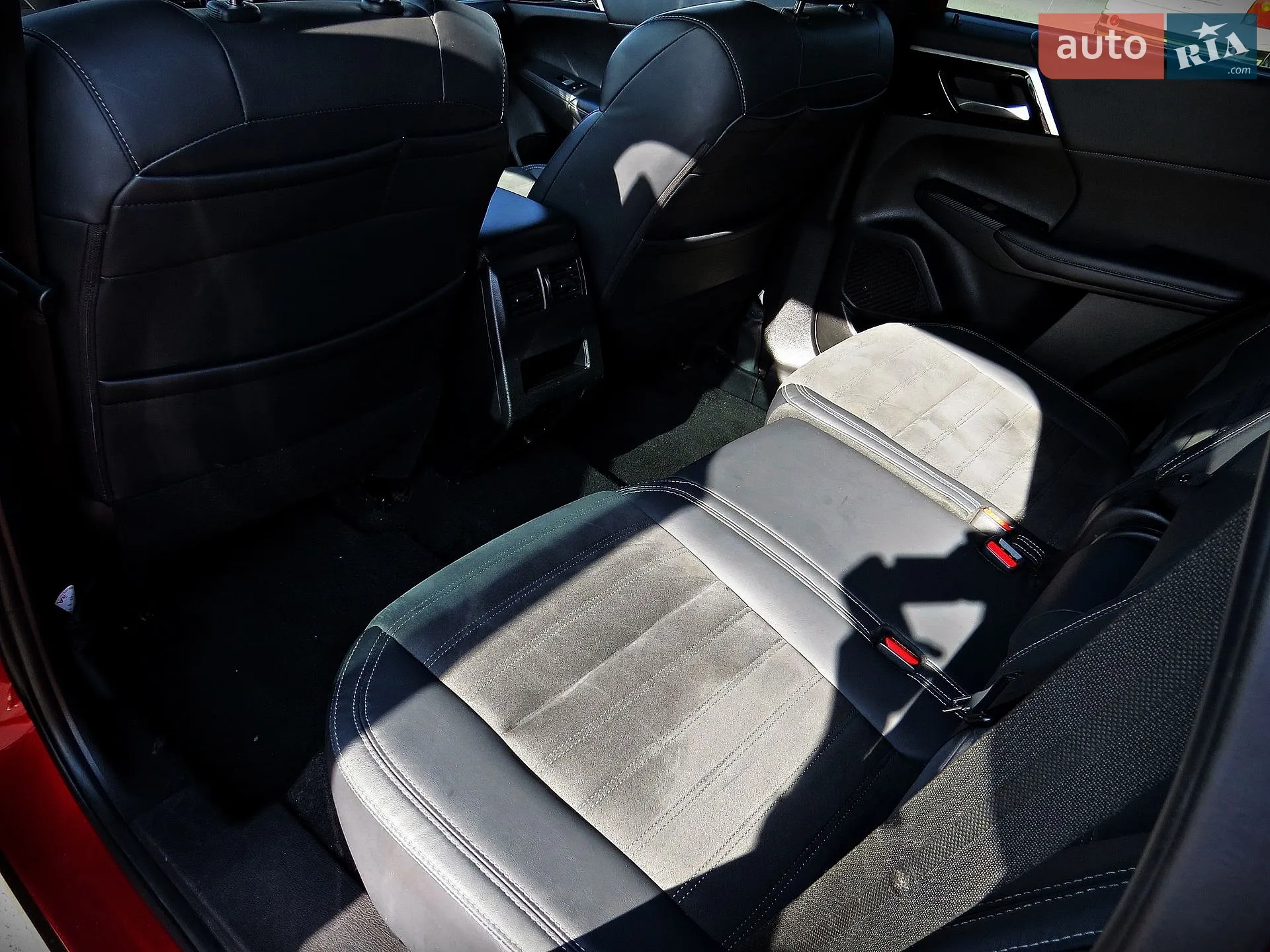 2022 Mitsubishi Outlander - мініатюра 17