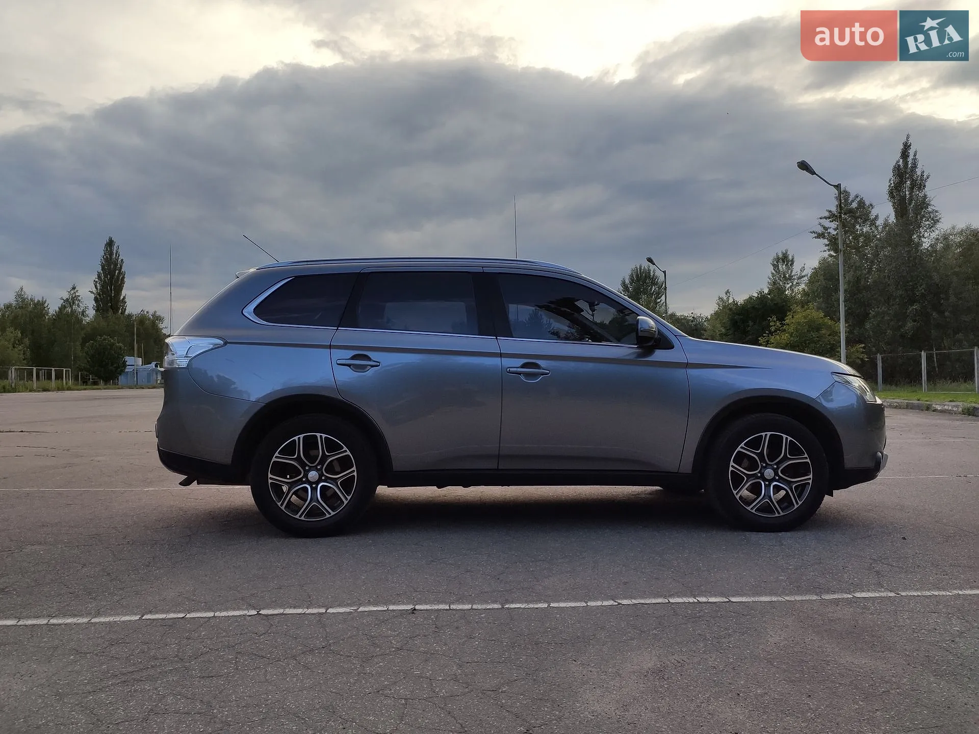 2015 Mitsubishi Outlander - фото 1