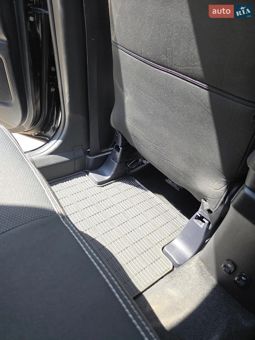 2014 Mitsubishi Outlander - мініатюра 11