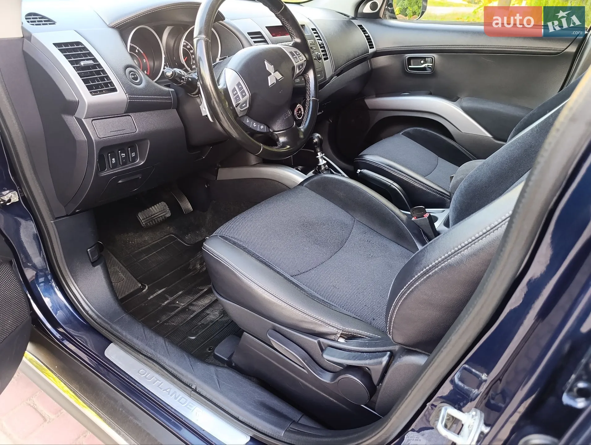 2010 Mitsubishi Outlander - мініатюра 18