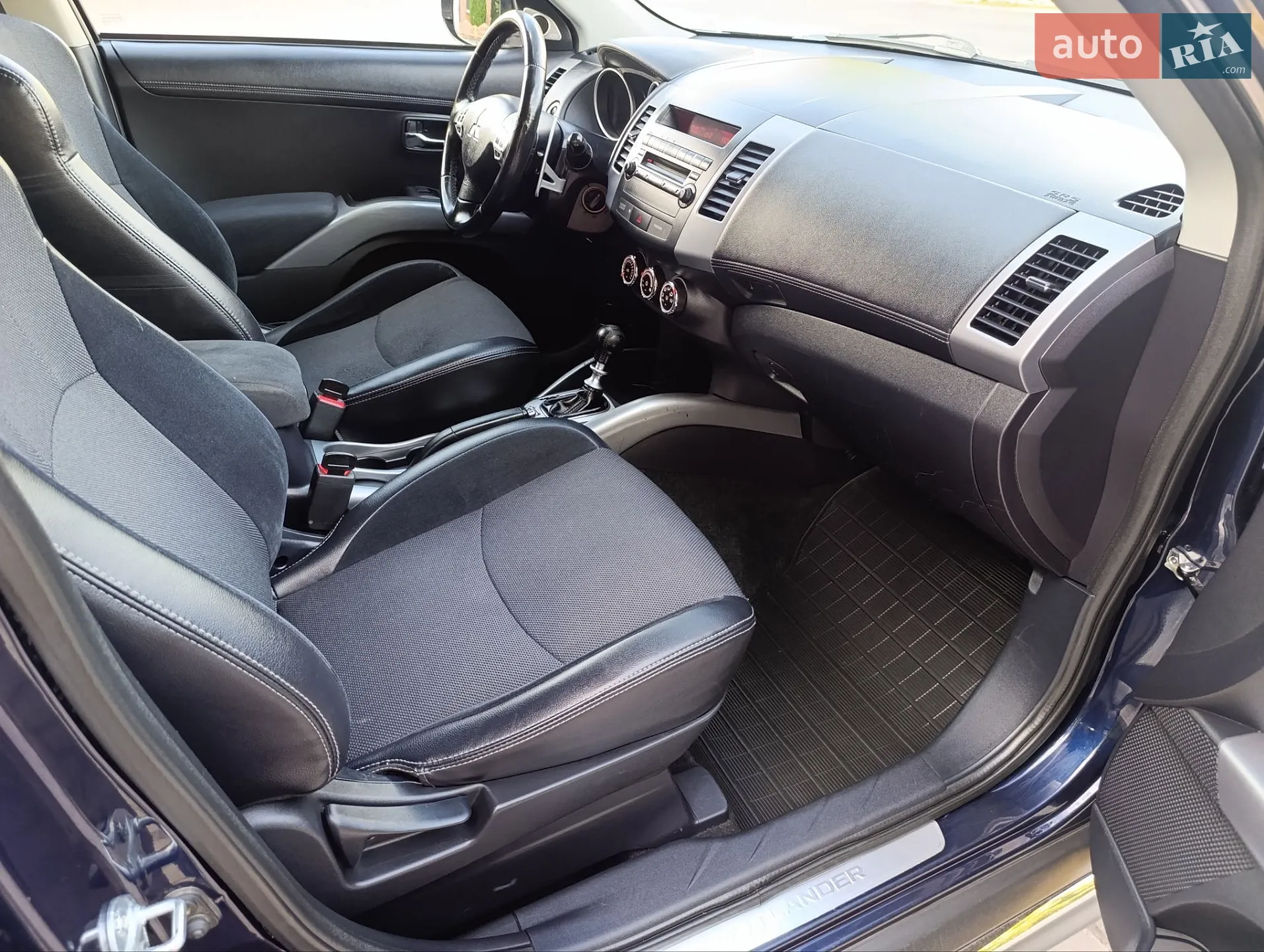2010 Mitsubishi Outlander - мініатюра 29