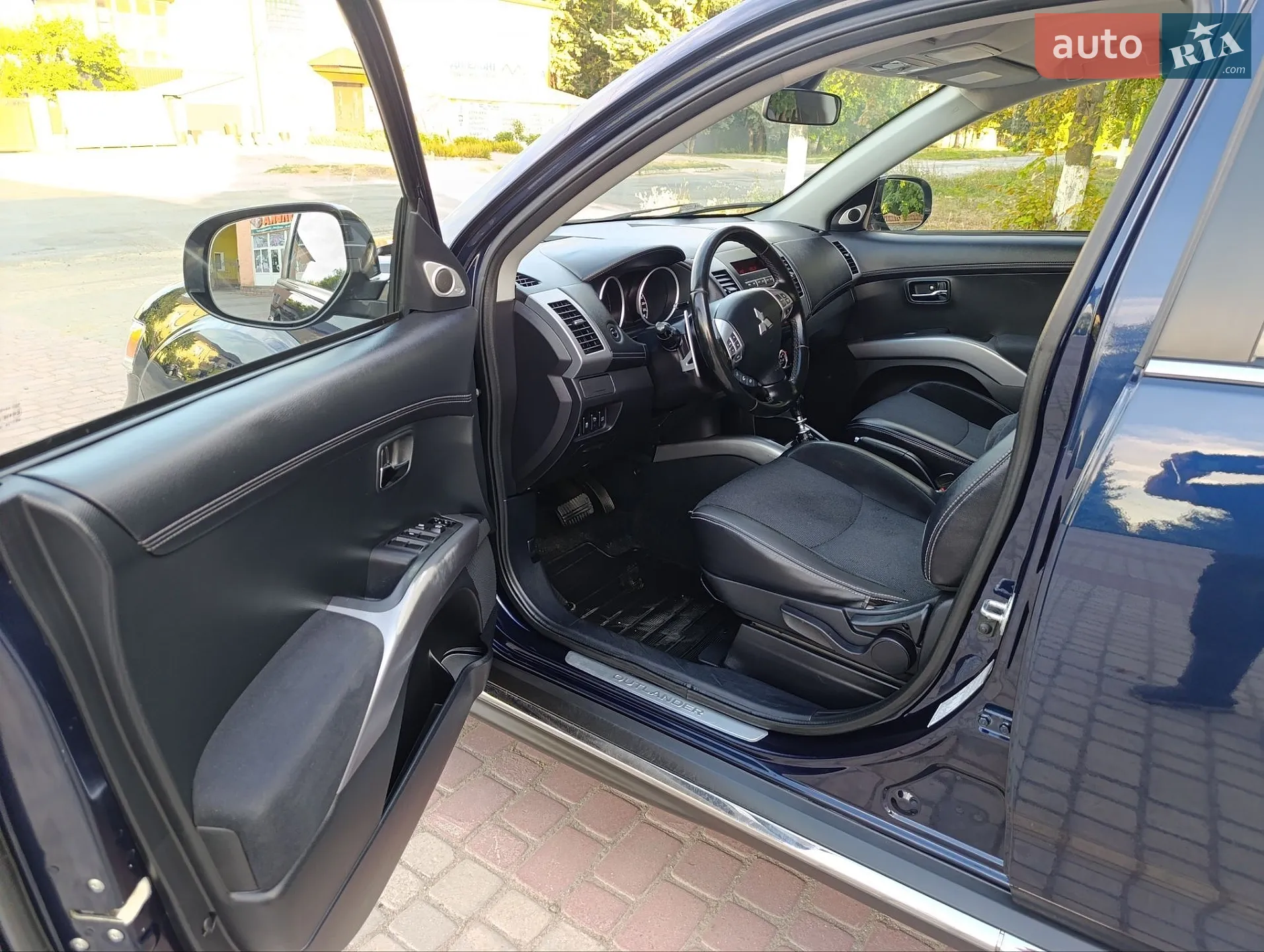 2010 Mitsubishi Outlander - мініатюра 17