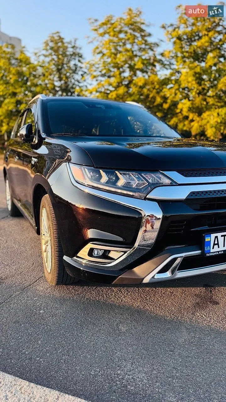 2019 Mitsubishi Outlander - мініатюра 2