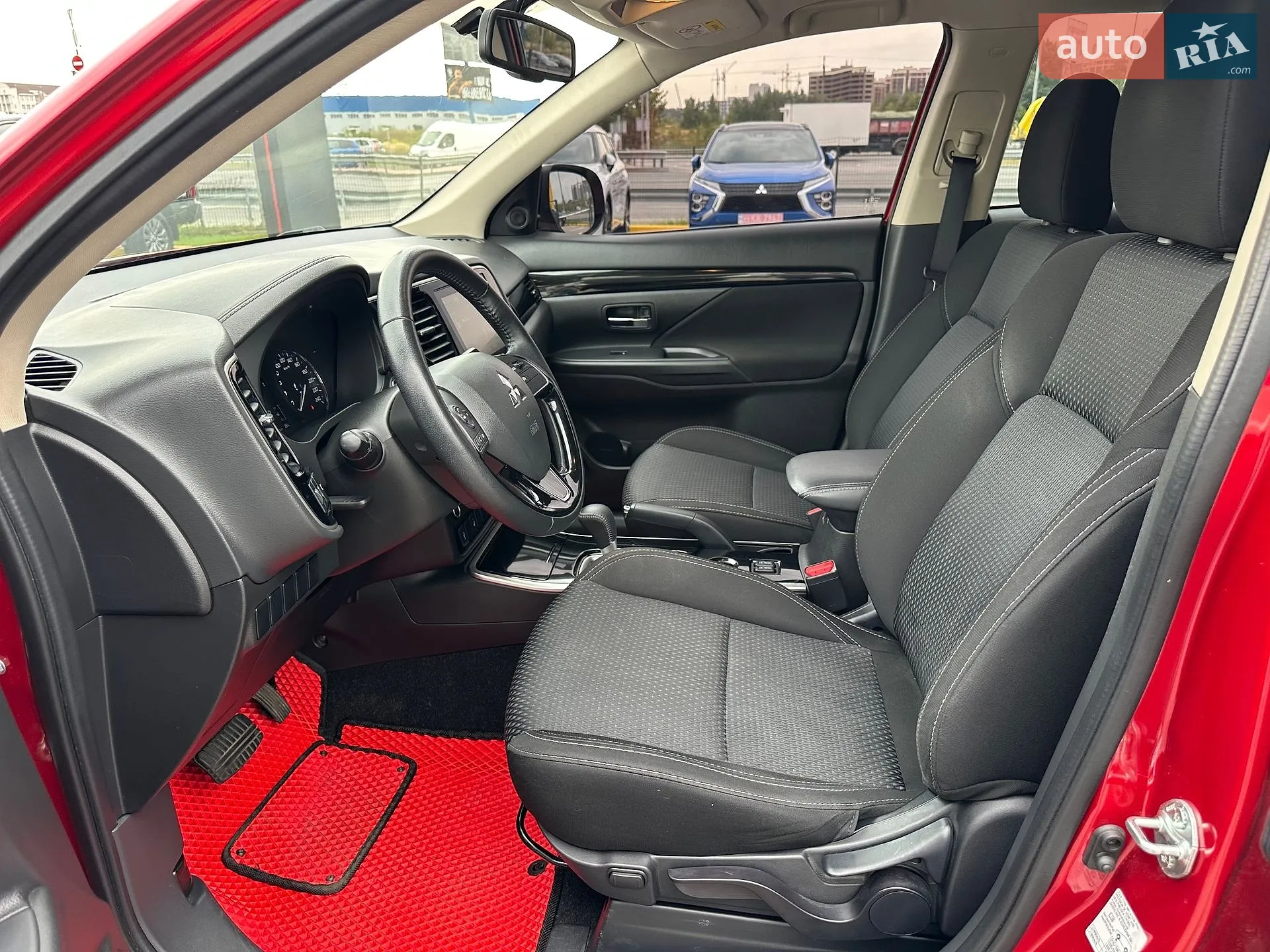 2020 Mitsubishi Outlander - мініатюра 17