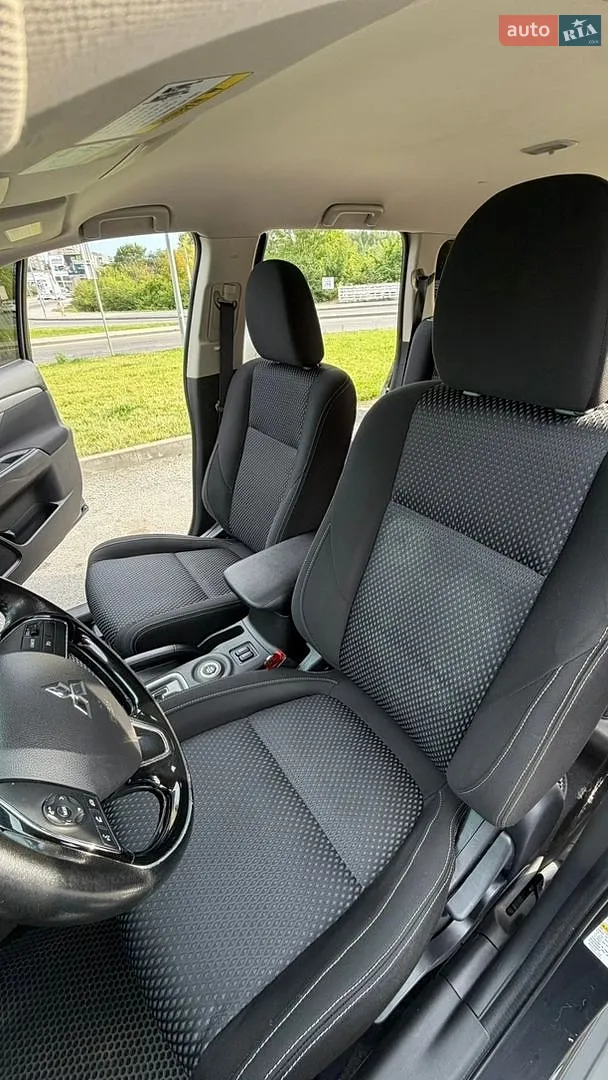 2015 Mitsubishi Outlander - мініатюра 46