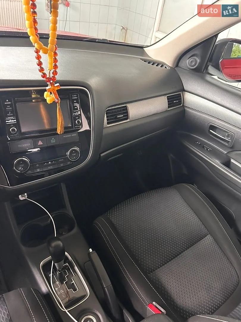 2015 Mitsubishi Outlander - мініатюра 15