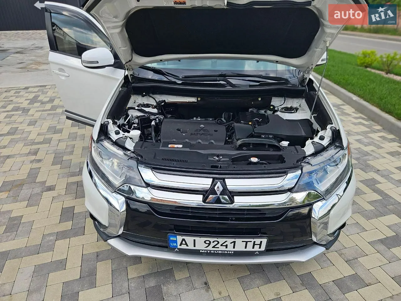 2018 Mitsubishi Outlander - мініатюра 16