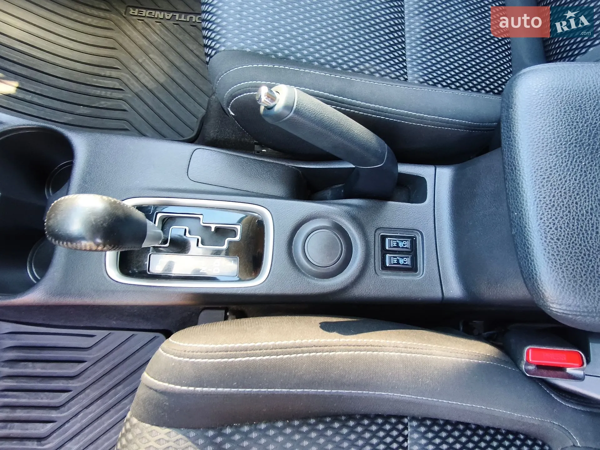 2015 Mitsubishi Outlander - мініатюра 12