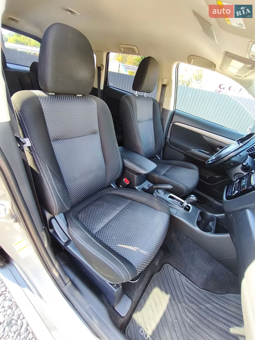 2015 Mitsubishi Outlander - мініатюра 16