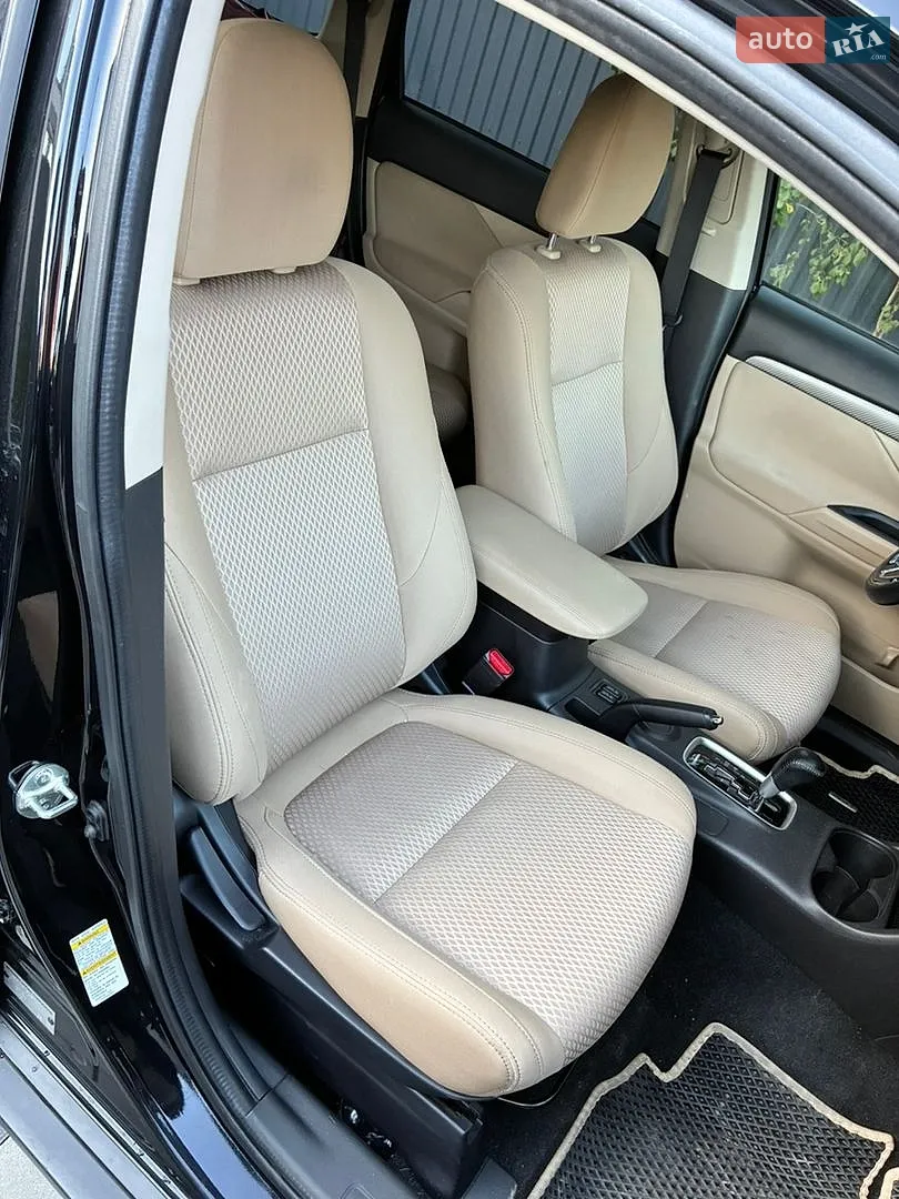 2016 Mitsubishi Outlander - мініатюра 9