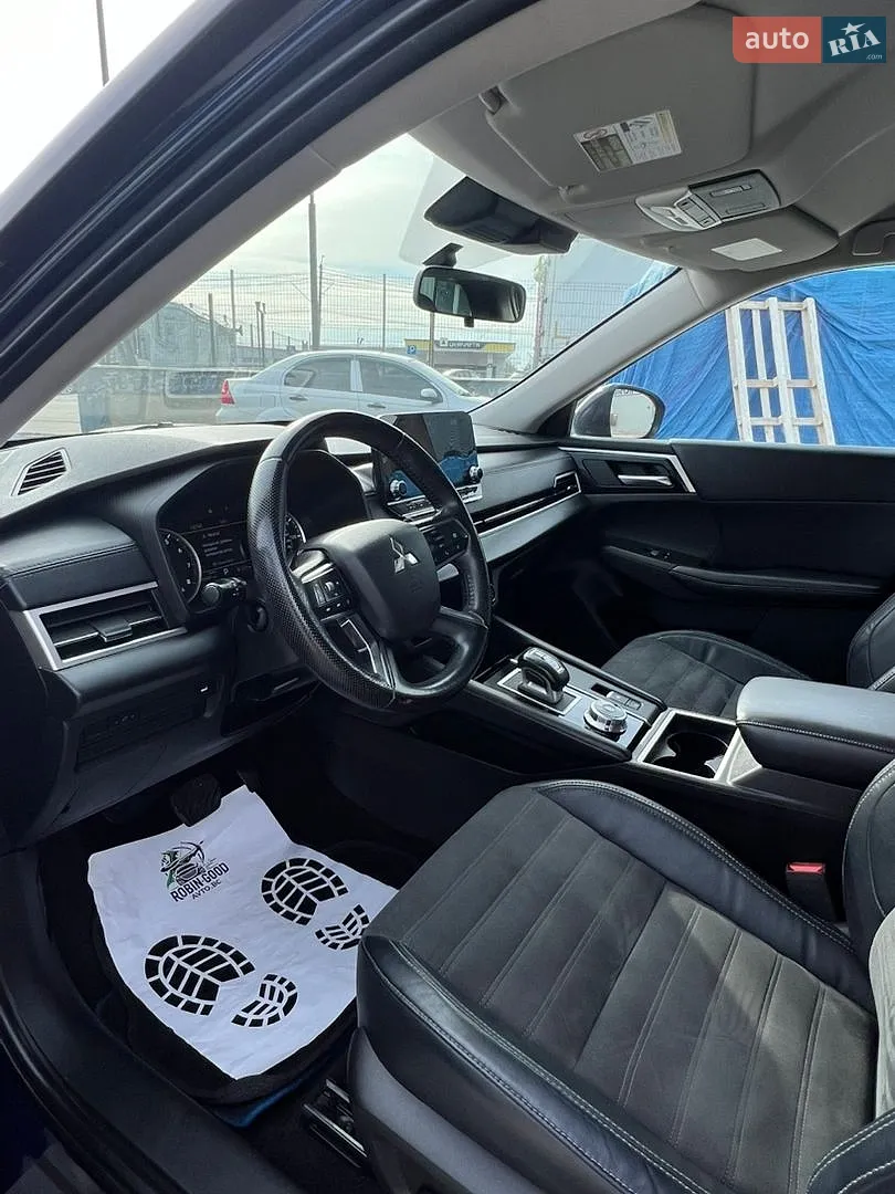 2022 Mitsubishi Outlander - мініатюра 26