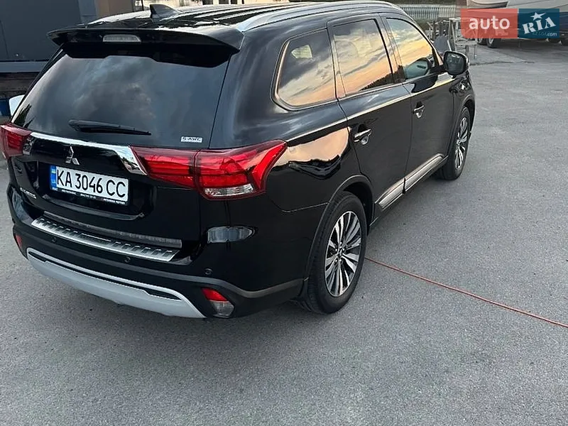 Mitsubishi Outlander