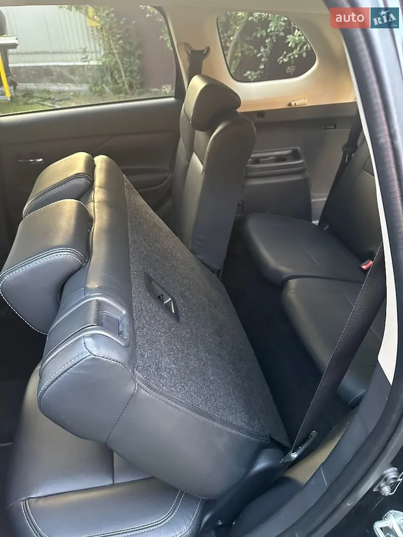2020 Mitsubishi Outlander - мініатюра 15