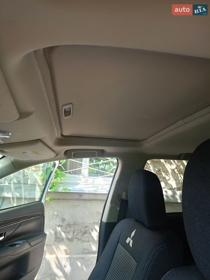 2018 Mitsubishi Outlander - мініатюра 4