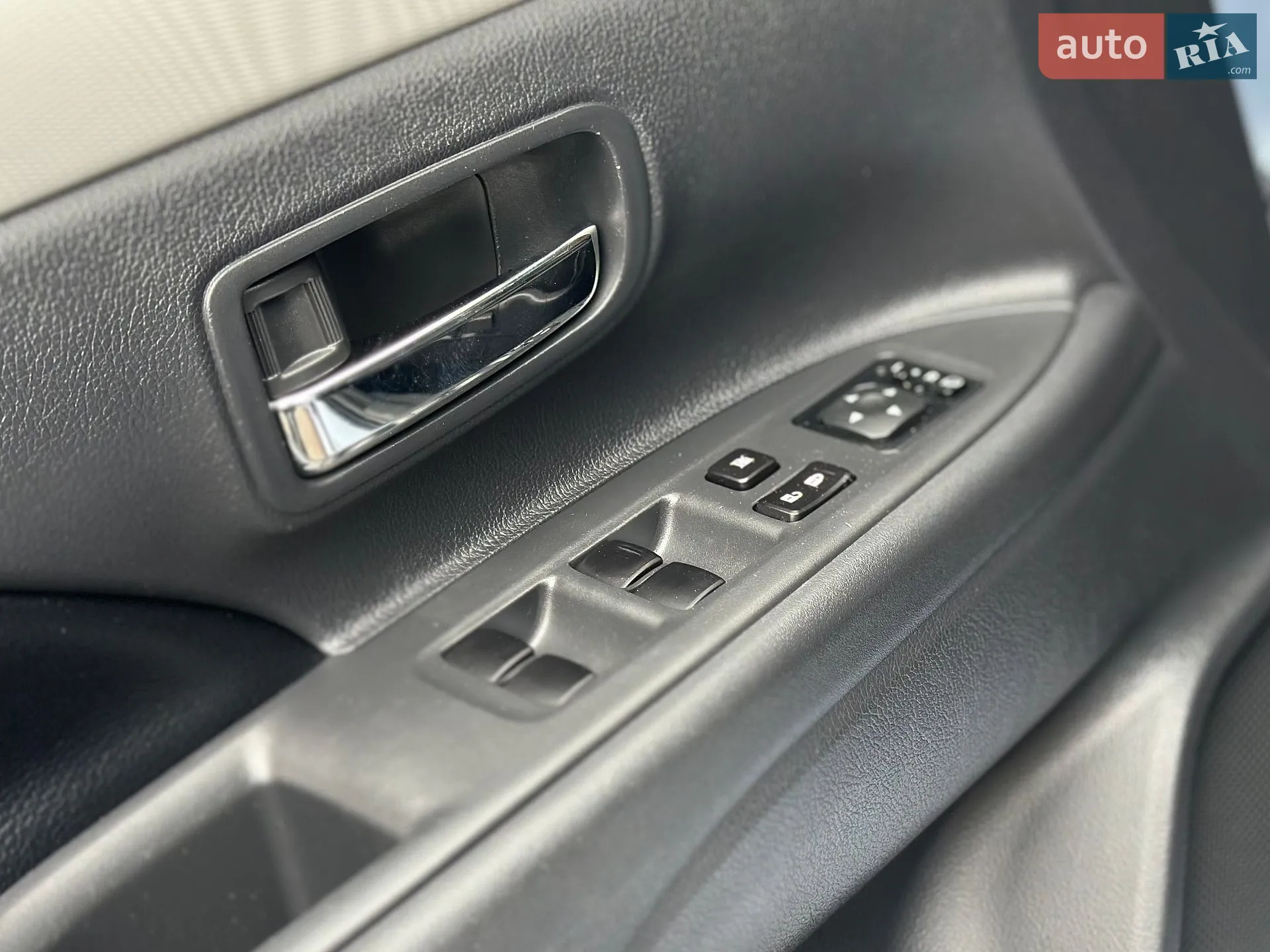 2015 Mitsubishi Outlander - мініатюра 89