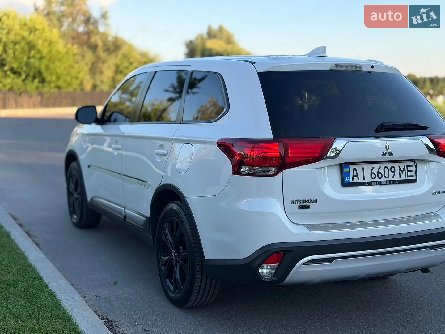 2019 Mitsubishi Outlander - мініатюра 8
