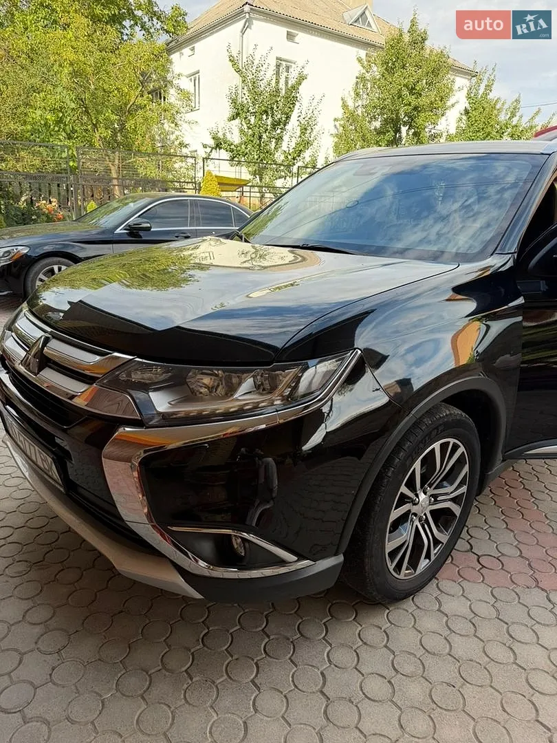 2017 Mitsubishi Outlander - мініатюра 2