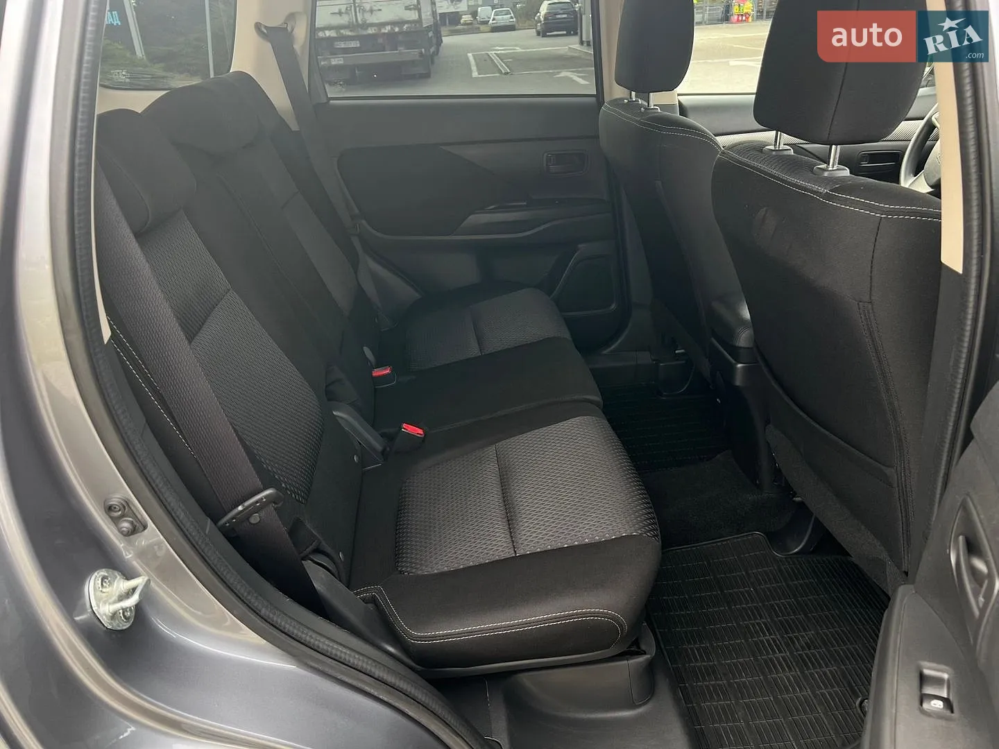 2017 Mitsubishi Outlander - мініатюра 14